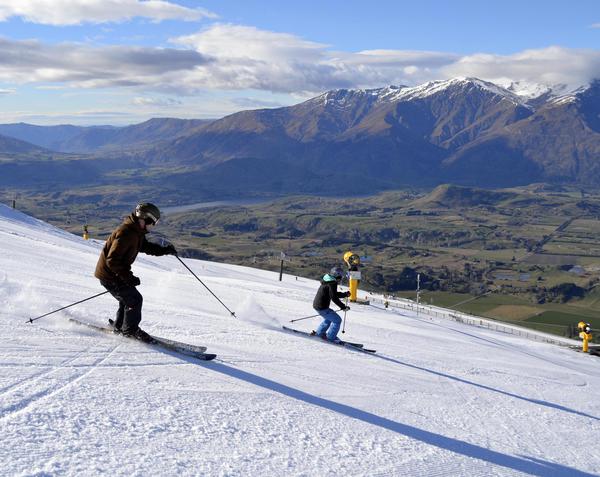 NZ spring skiing