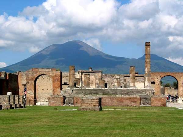 pompeii_temple_of_jupiter