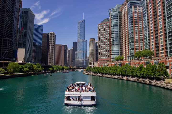 The 15 of the Best Things to Do in Chicago For Woman