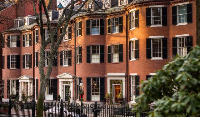 How to Get Around Boston (A Guide to Navigating Around the City and Using its Transportation Framework)