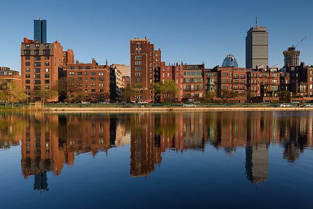 How to Get Around Boston (A Guide to Navigating Around the City and Using its Transportation Framework)