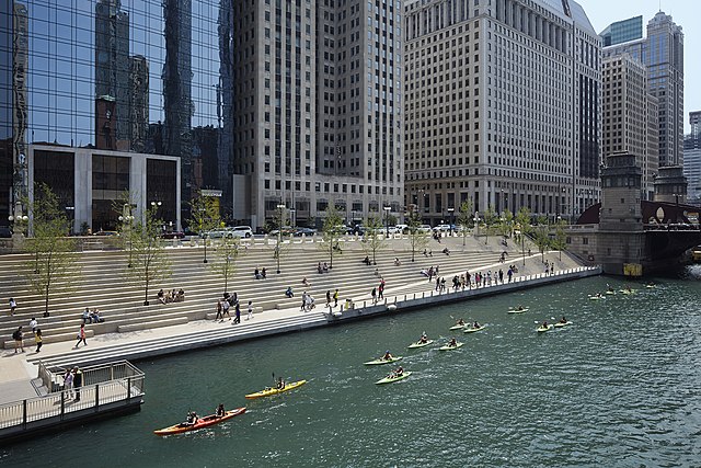 The 15 of the Best Things to Do in Chicago For Woman
