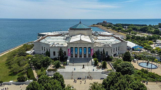 The 15 of the Best Things to Do in Chicago For Woman