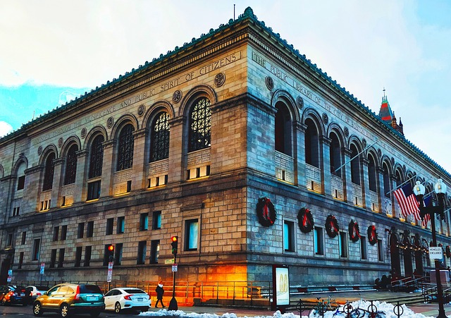How to Get Around Boston (A Guide to Navigating Around the City and Using its Transportation Framework)