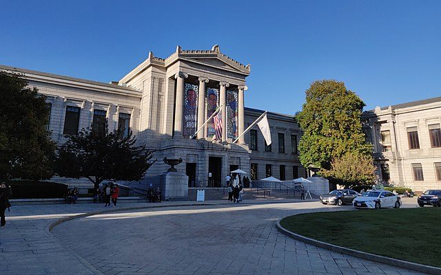 How to Get Around Boston (A Guide to Navigating Around the City and Using its Transportation Framework)