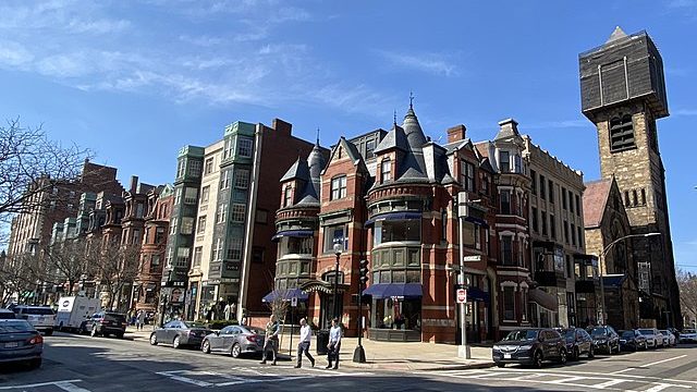 How to Get Around Boston (A Guide to Navigating Around the City and Using its Transportation Framework)